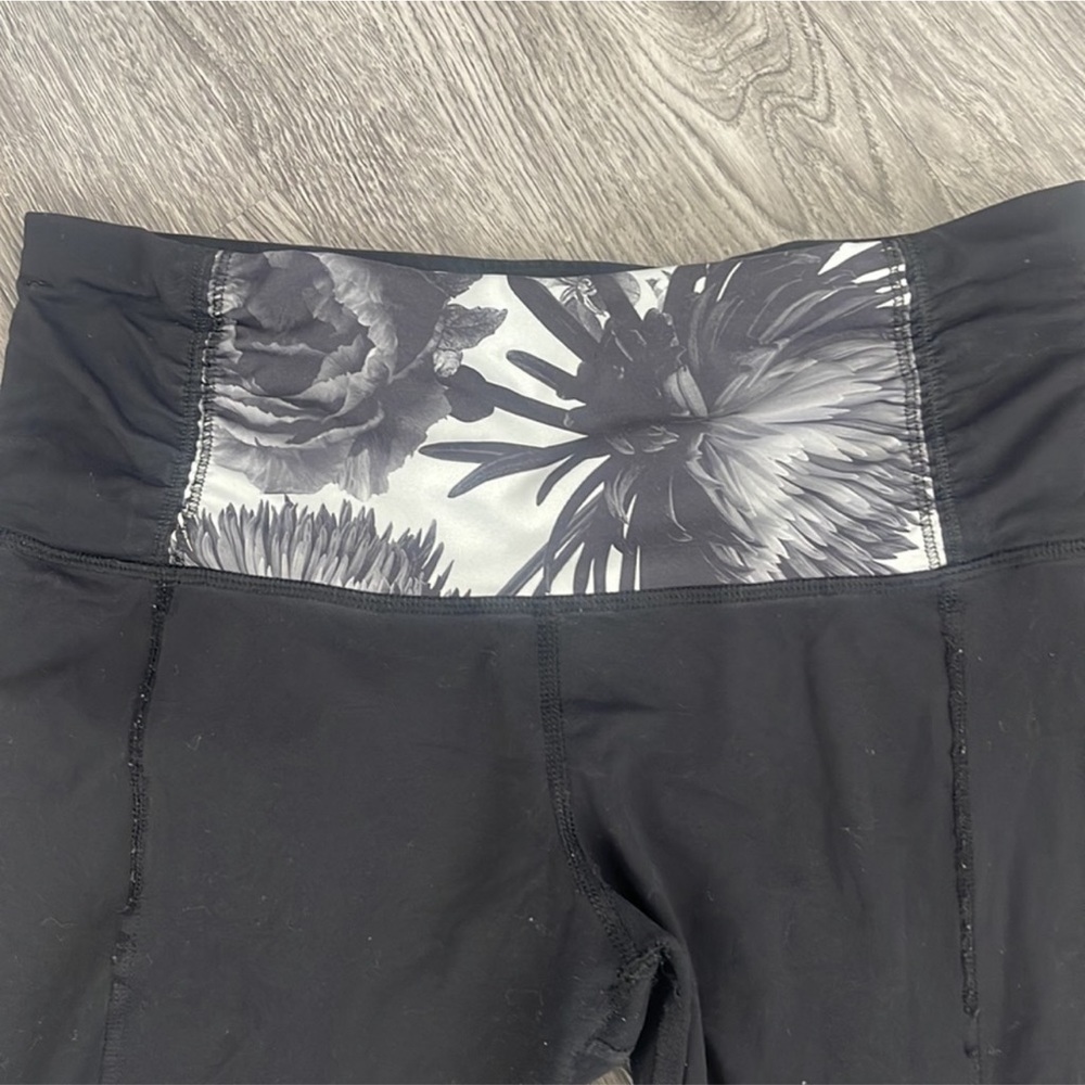💯 authentic Lululemon Runday Crop - Picture 8 of 11